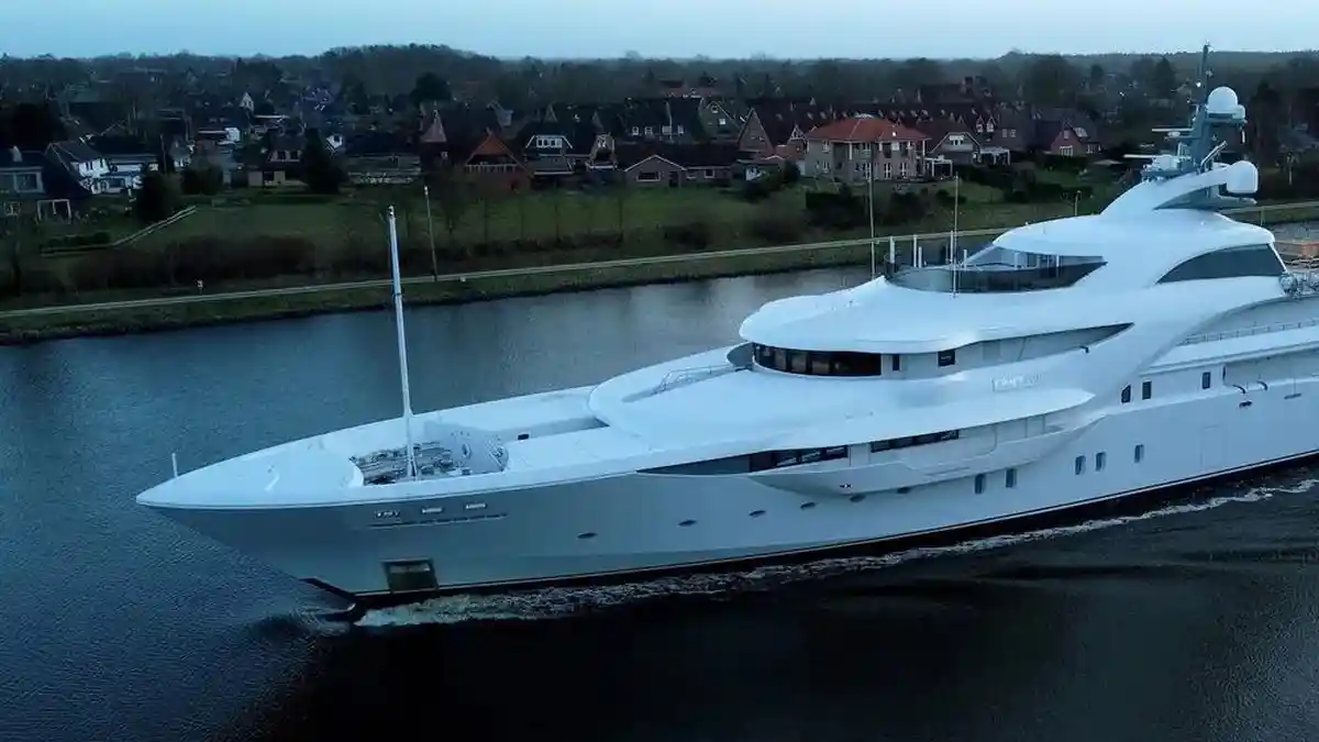 Saat Tentaranya Berperang, Putin Memperbaiki Kapal Pesiar Graceful dan Habiskan Duit Rp475 Miliar