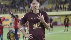 Kenzo-Nambu-usai-laga-PSM-Makassar-vs-Barito-Putera.jpg