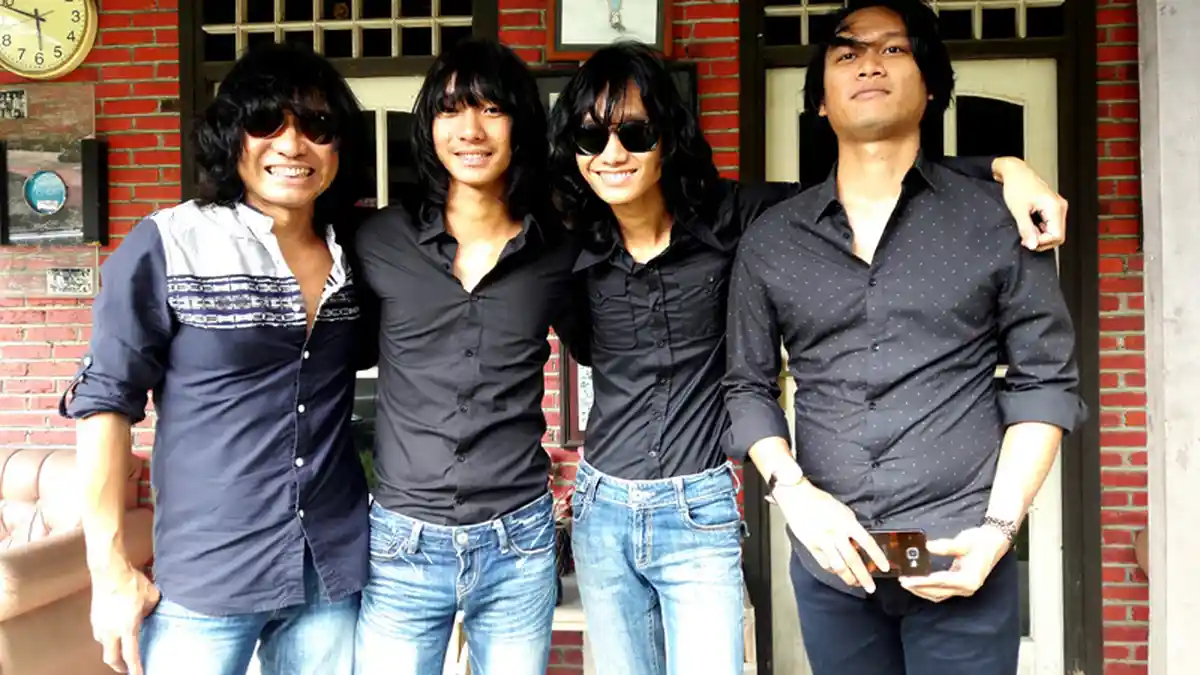 Koes Plus Pahlawan Musik Indonesia
