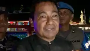 Camat-Sungai-Kakap-Junaidi-diwawancarai-usai-mendampingi-Bupati-Kubu-Raya.jpg