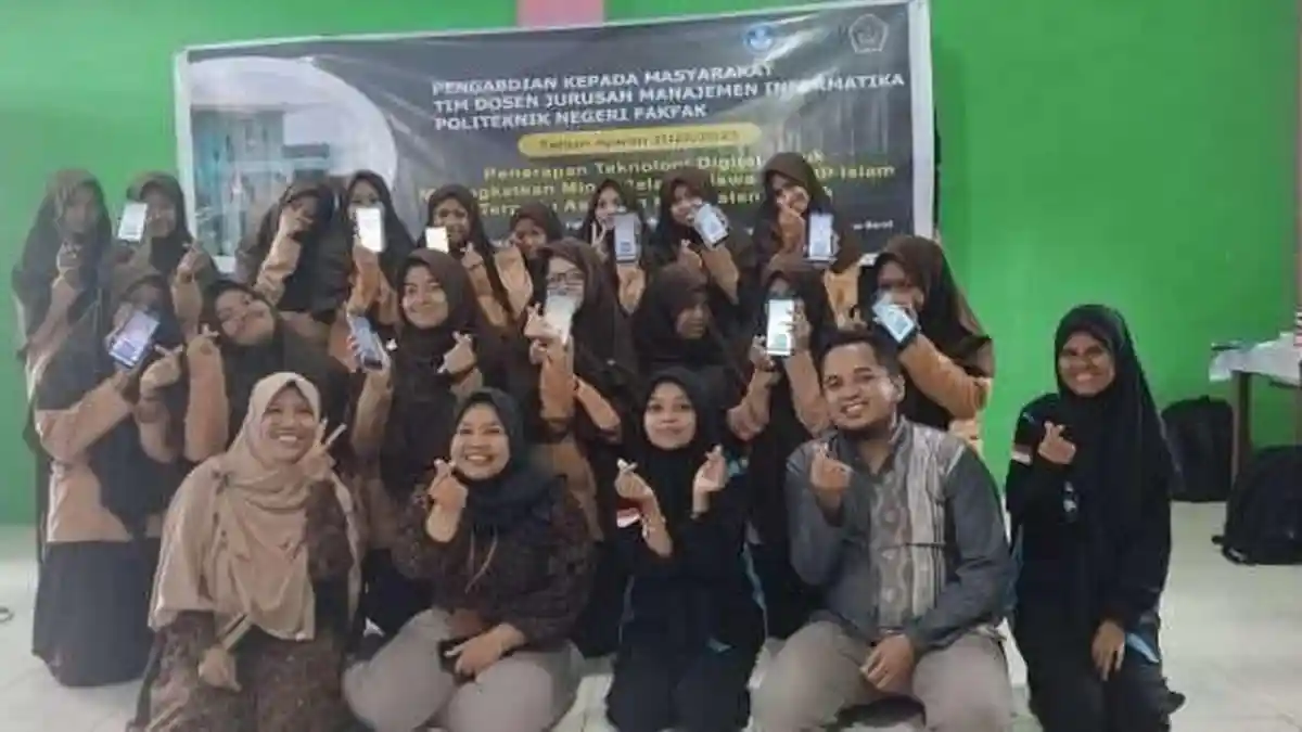KREATIF, Mahasiswa Polinef Ciptakan Aplikasi Al-Qur'an Digital