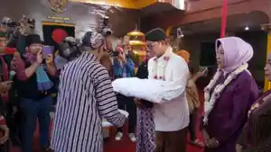 Upacara-Ganti-Langse-Ngawi.jpg