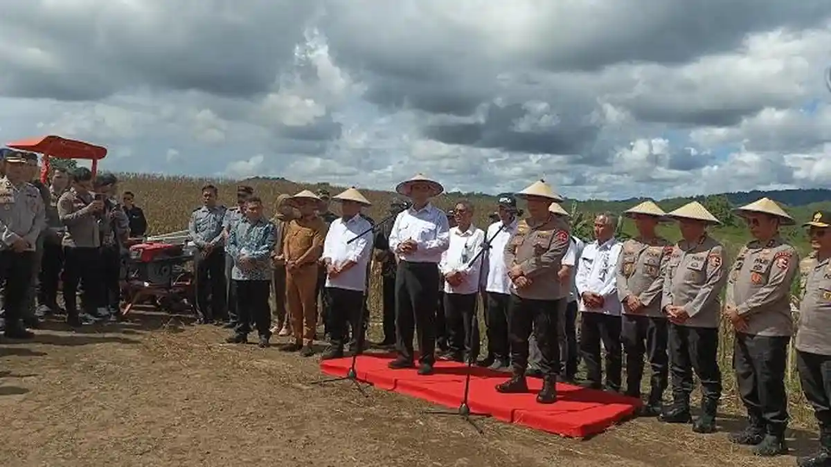 5 Jenderal Dampingi Kapolri Listyo Sigit Prabowo dan Mentan Amran di Bone Sulsel