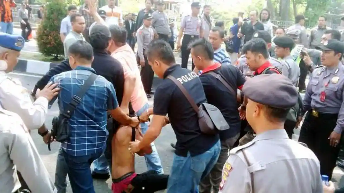 Dua Warga Bikin Ricuh Sidang Mantan Pimpinan ISIS Ditangkap Polisi