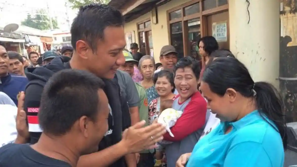 Cara Halus Agus Yudhoyono Menolak Permintaan Elus-elus Perut Ibu Hamil