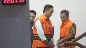 KPK-Tahan-Bupati-Cilacap-Syamsul-Auliya-Rachman_20260314_230920.jpg