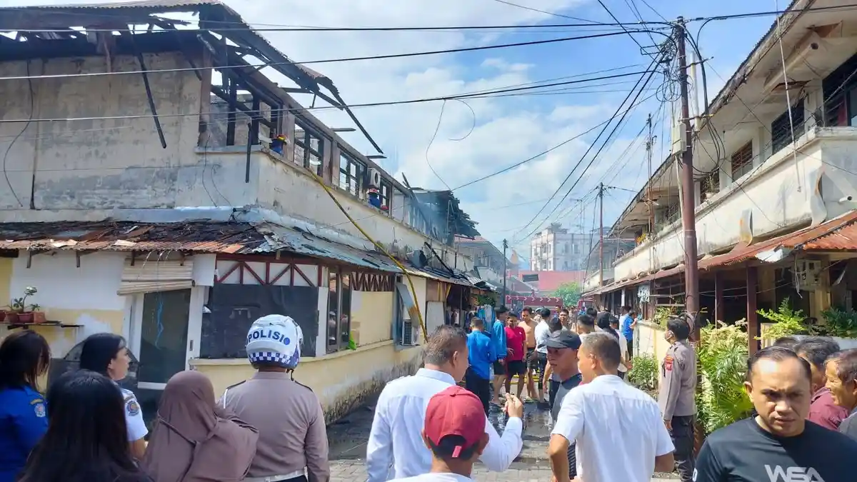 Kebakaran Aspol Manado Sulawesi Utara, Perwira Polisi Selamatkan Barang dari Kamar