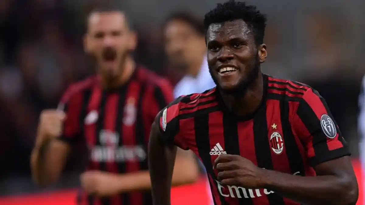 Dua Gol Penalti Menangkan AC Milan Kontra Tim Promosi