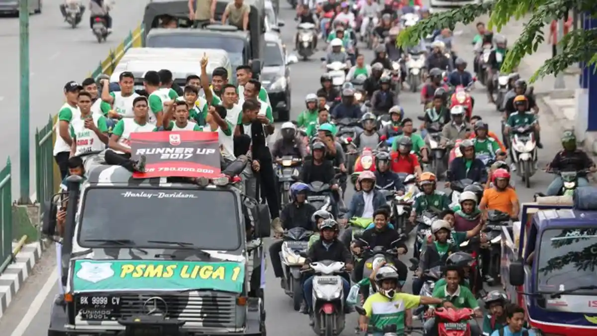 Beda Jauh Sambutan Suporter Kepada PSMS Medan dan Persebaya