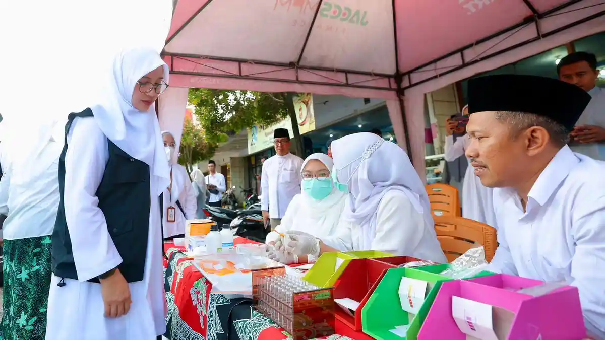 Fasilitasi Pasar Takjil Banyuwangi, Puskesmas dan Labkesda Rutin Uji Makanan