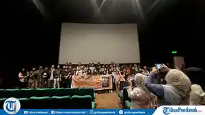 Film-Semua-Akan-Baik-Baik-Saja.jpg