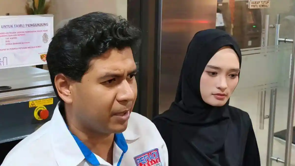Lelah Konflik dengan Wardatina Mawa, Inara Rusli Ingin Selesaikan Kasus ...
