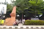Ojek-menara-Kudus.jpg