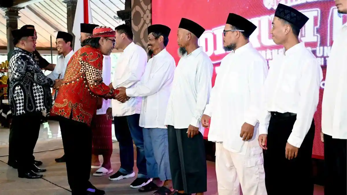 Tangis Bupati Agus Gondrong Pecah kala 10 Eks-Napiter asal Temanggung Ikrar Setia kepada NKRI