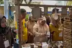 MTQ-SULSEL-Produk-kerajinan-seni-ukir-berbahan-bambu-di-pameran-UMKM.jpg