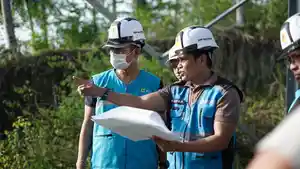 GM-PLN-tinjau-progres-SUTT-150-kV-PLTU-Palu-3Tambu.jpg