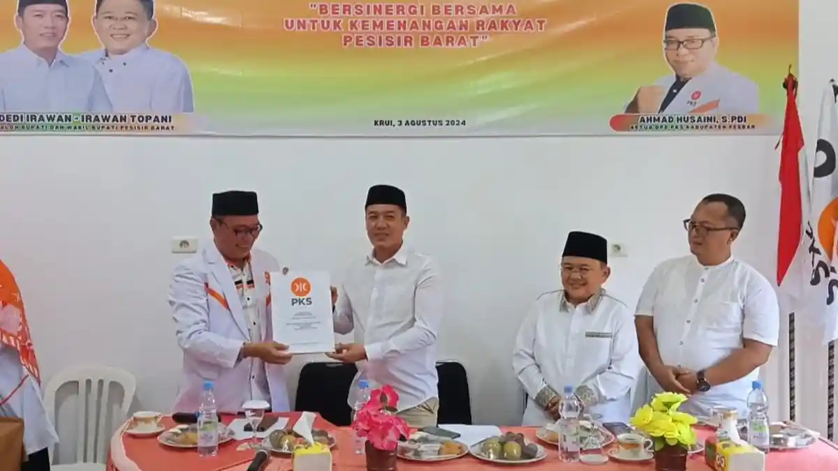 Duet Dedi Irawan-Irawan Topani Terima Rekomendasi DPP PKS di Pilkada Pesisir Barat 2024