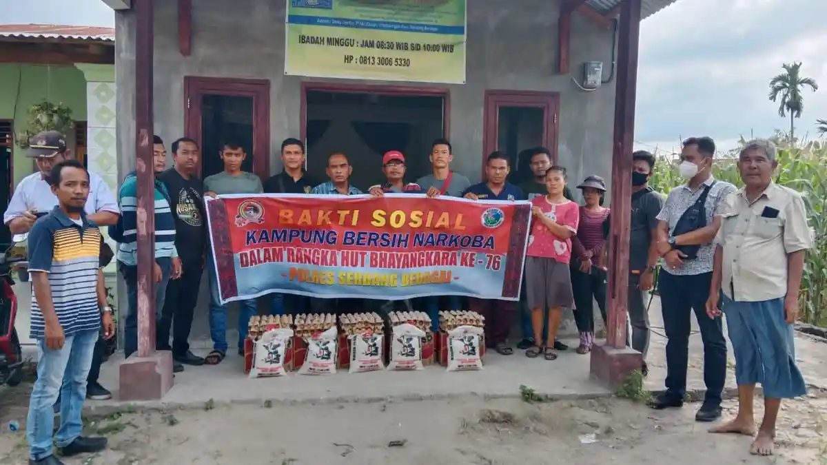 Narkoba Polres Sergai Bakti Sosial Kampung Bersih Narkoba Sambut HUT Bhayangkara