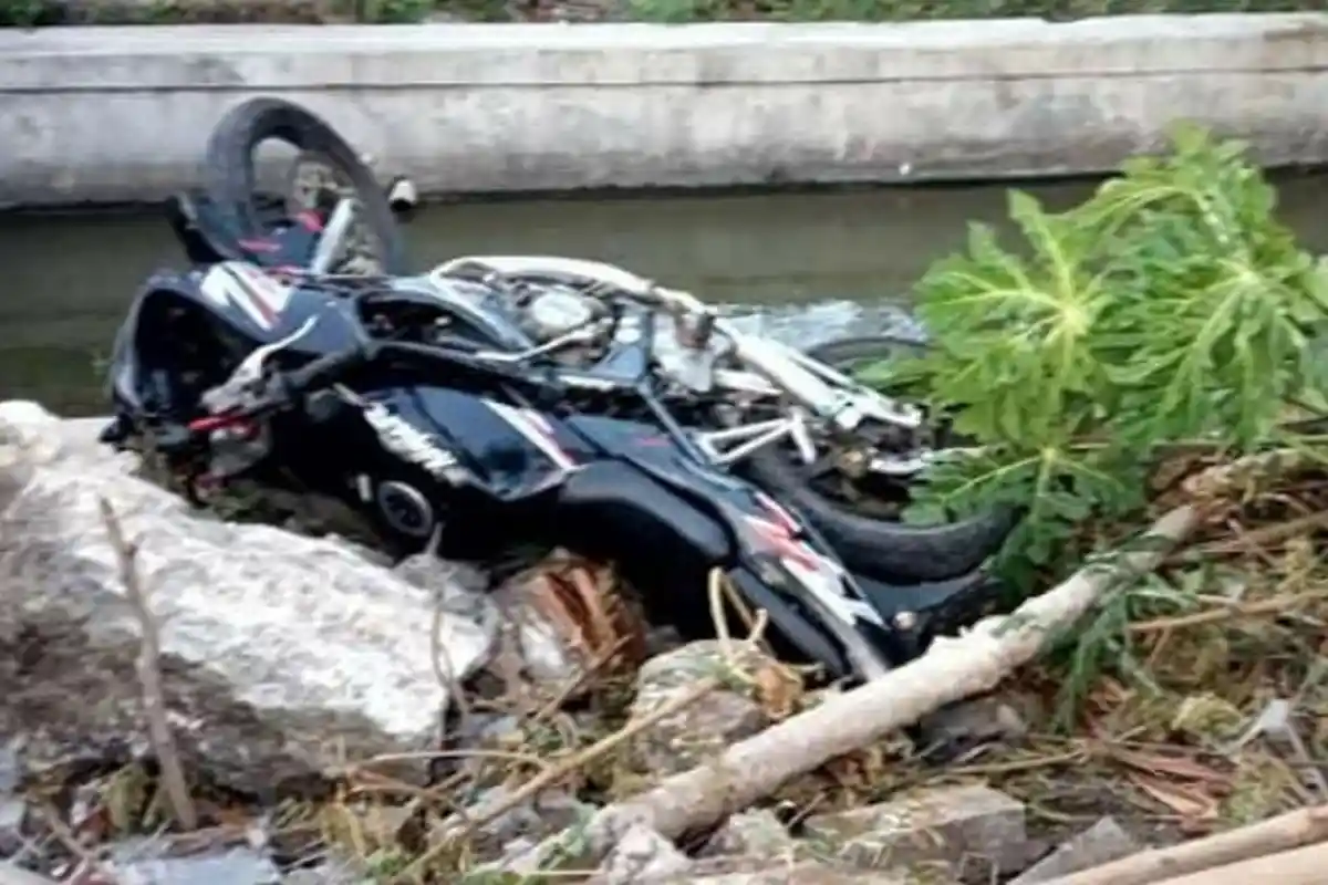 Motor Tabrak Pembatas Sungai di Tuban, 2 Orang Tewas di Lokasi Kecelakaan