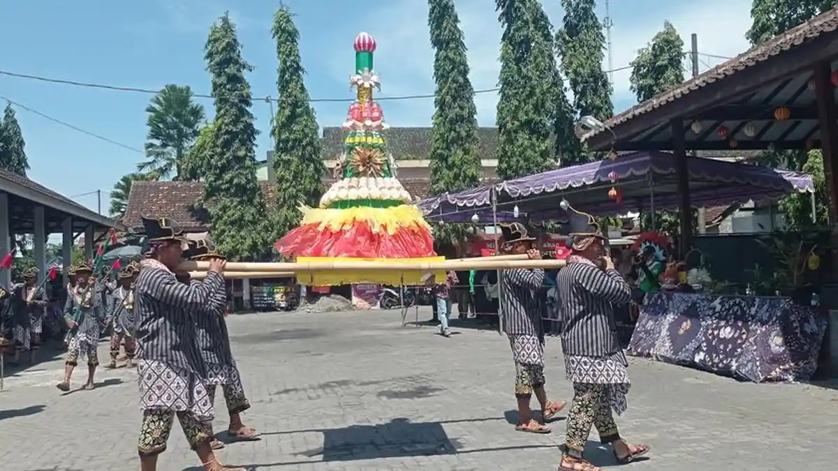 DLH Kulon Progo Ajak Masyarakat Pelihara Alam Melalui Grebeg Sampah