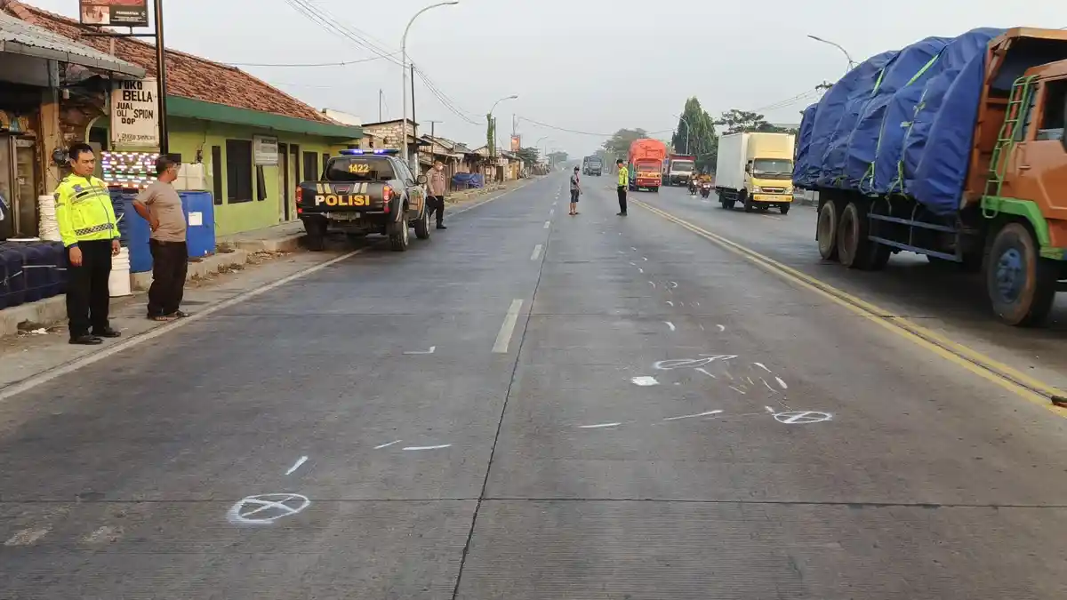 Kecelakaan Maut di Jalur Tengkorak Duduksampeyan Gresik, Pemotor Tewas Terjatuh lalu Dihantam Truk