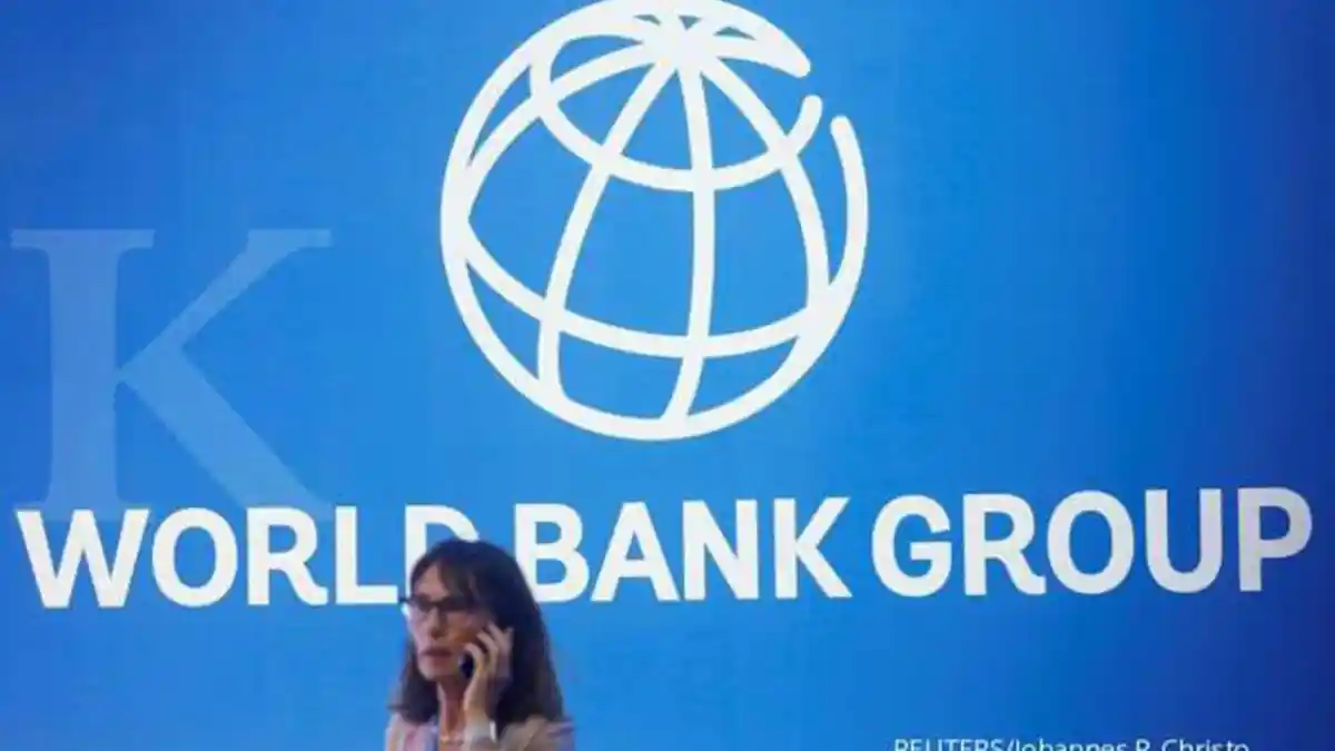 Indonesia Dapat Utang Rp 7,1 Triliun dari Bank Dunia untuk Program Vaksinasi dan Penanganan Pandemi