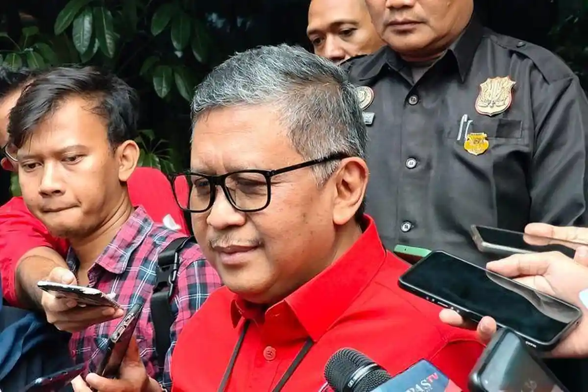 Hasto Puji Gaya Blusukan Ganjar-Mahfud MD ke Masyarakat, Sebut Tak Bisa Dilakukan Prabowo