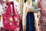 Lomba Fashion Pemanfaatan Bahan Bekas Menjadi Kebaya Klasik