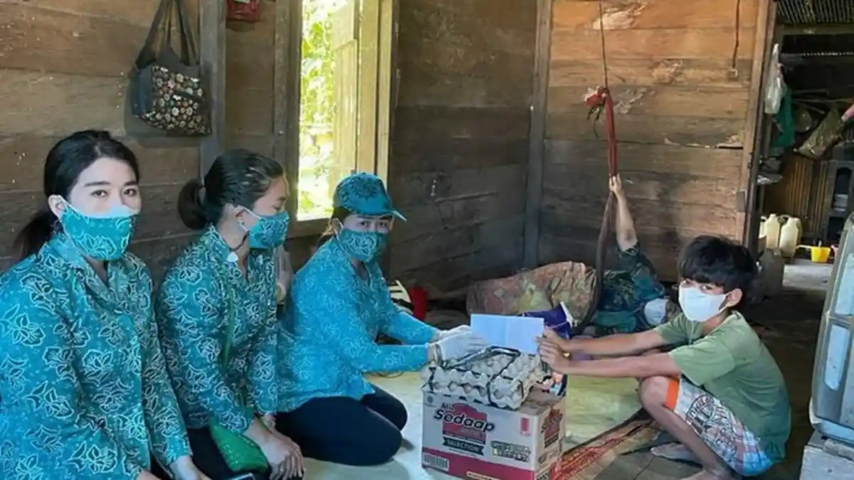 Lagi, TP PKK Kubar Bantu Dua Keluarga di Barong Tongkok dan Linggang Bigung