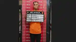Pelaku-pencurian-kursi-milik-pedagang-kopi-di-depan-Masjid-Agung-Medan.jpg