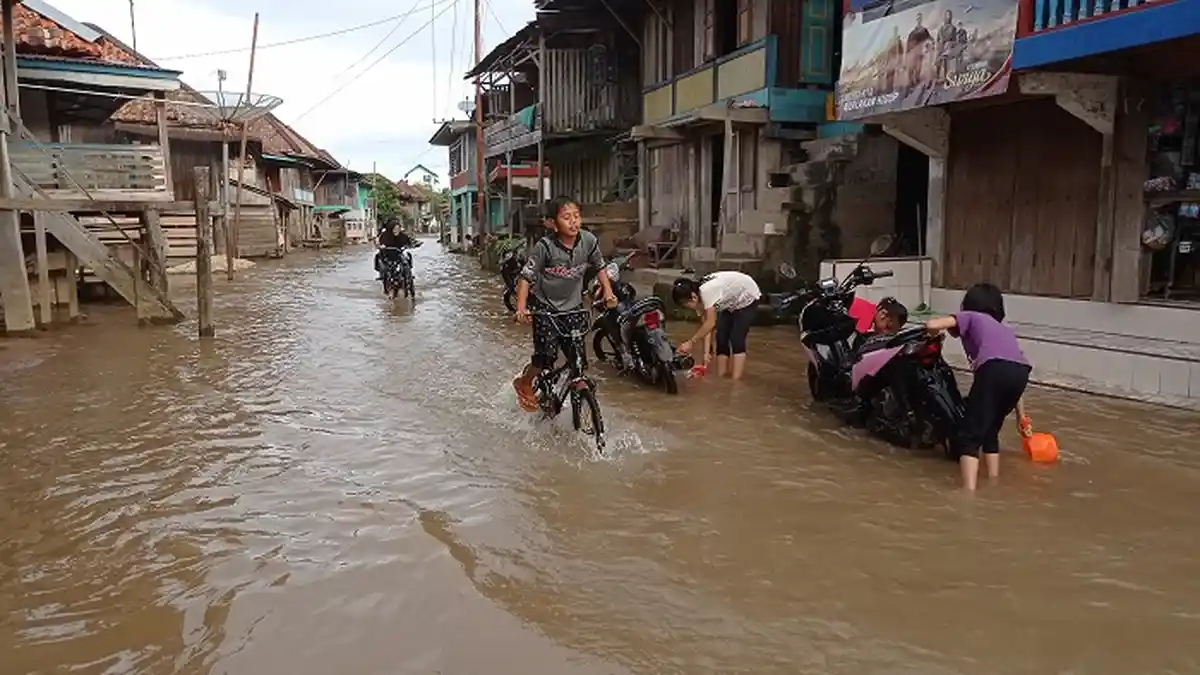 Hujan Deras, Sungai Rawas Meluap Genangi Pemukiman Warga di Muratara