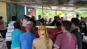 jenazah-deni-sobali-korban-jatuhnya-pesawat-smart-air.jpg