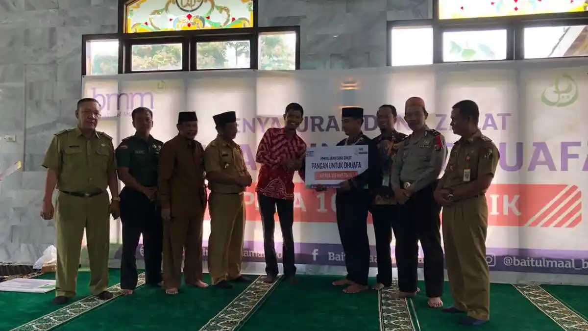 100 Mustahik dan 85 Marbot Terima Donasi dari Bank Muamalat