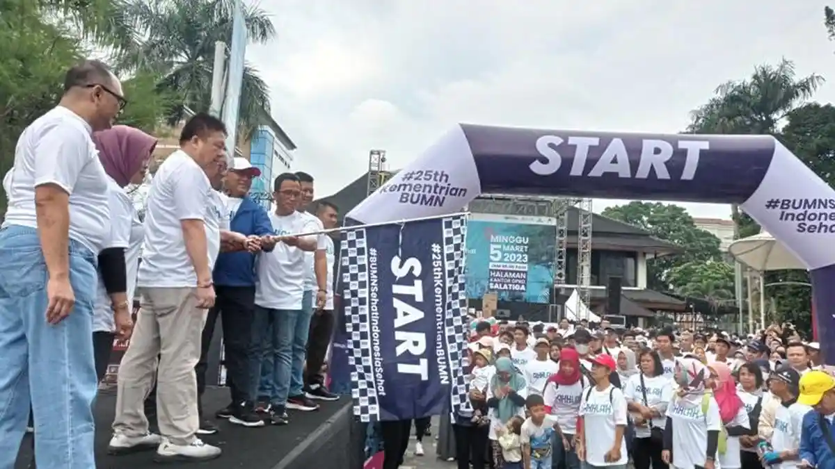 Jalan Sehat Bersama BUMN di Salatiga Berlangsung Meriah, Diikuti Ribuan Peserta