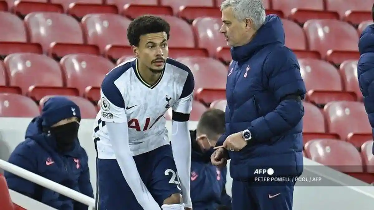 Momen Dele Alli Diolok-olok Son Heung-min Cs karena Terjatuh