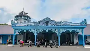 keraton-surakarta-hadiningrat-yang-ada-di-kota-surakarta-jawa-tengah.jpg