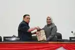 Rapat-parupurna-penyerahan-LKPJ-Pemprov-Sulbar-Tahun-2024-ke-DPRD-Sulbar.jpg