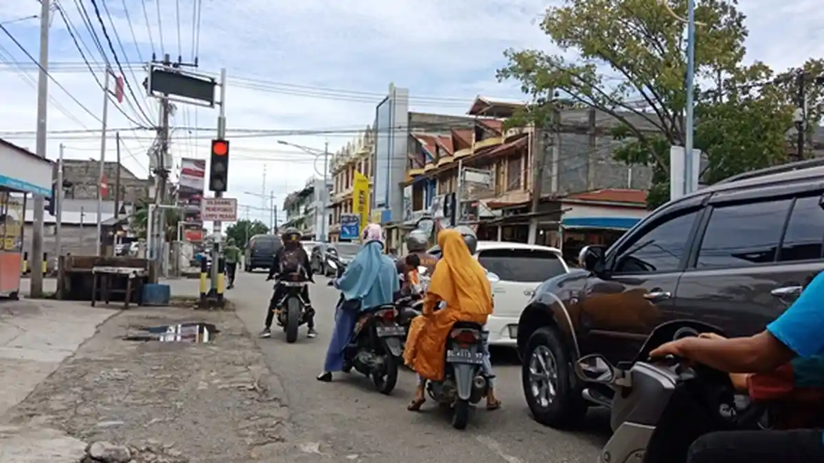 Durasi Traffic Light Terlalu Lama di Simpang Armada Meulaboh, Pengguna Jalan Protes   