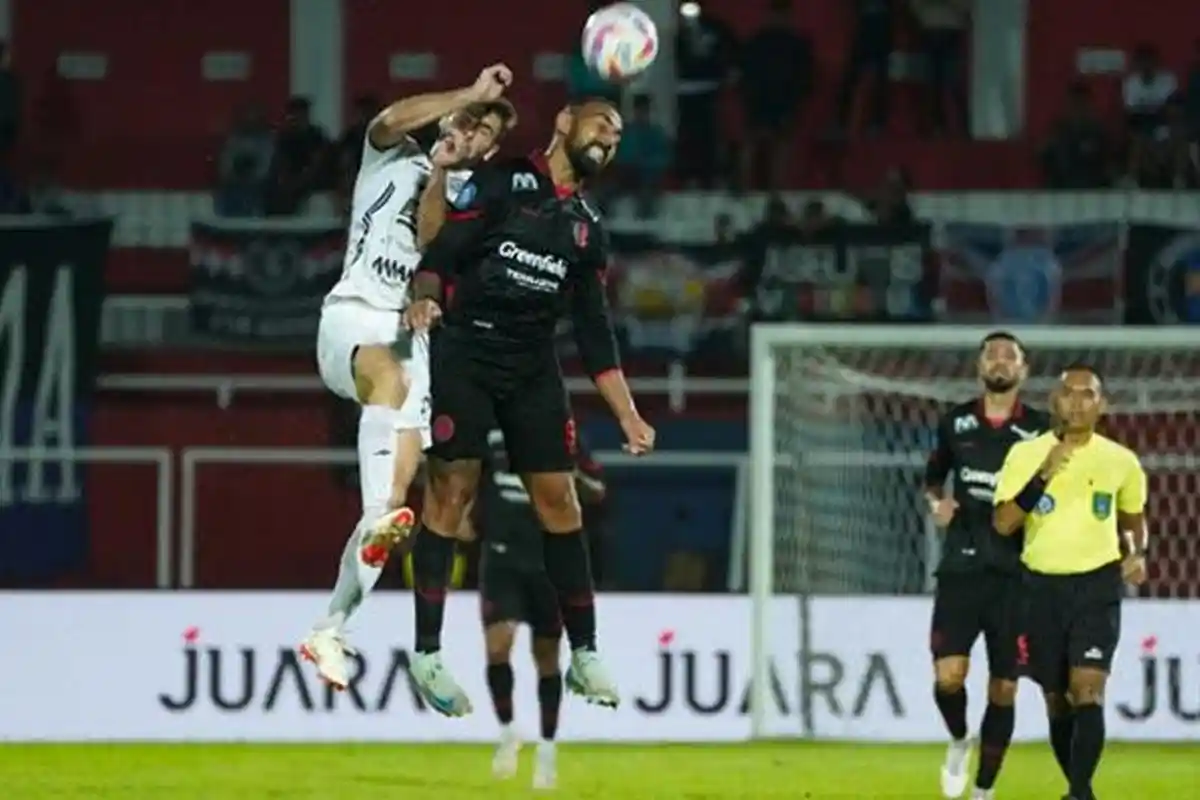 Joel Cornelli Kecewa Arema FC Kalah di Kandang Sendiri, Sebut Gol Pertama Persija Mengganggu