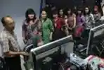 Bank Danamon Kunjungi Kantor Tribun Timur Peringati Hari Kartini