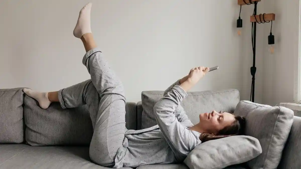 Suka Rebahan dan Sering Kesemutan? Wapadai Bisa Jadi Kena Penyakit Ini