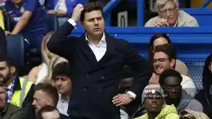 pochettino-pusing-liat-performa-chelsea.jpg