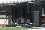 Persiapan Panggung Konser Ed Sheeran di SUGBK