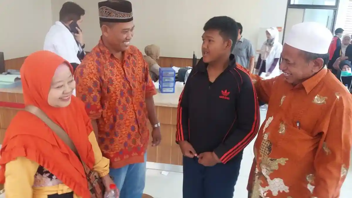 Operasi Pengangkatan Gelambir Aria Permana Libatkan 6 Dokter Spesialis, Diperkirakan Selama 3 Jam