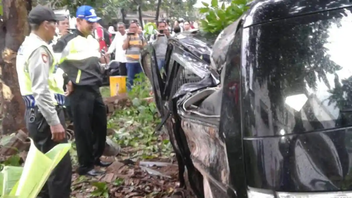 Mobil Berisi Uang Rp 700 Juta Kecelakaan di Tulungagung. Ini Kronologinya