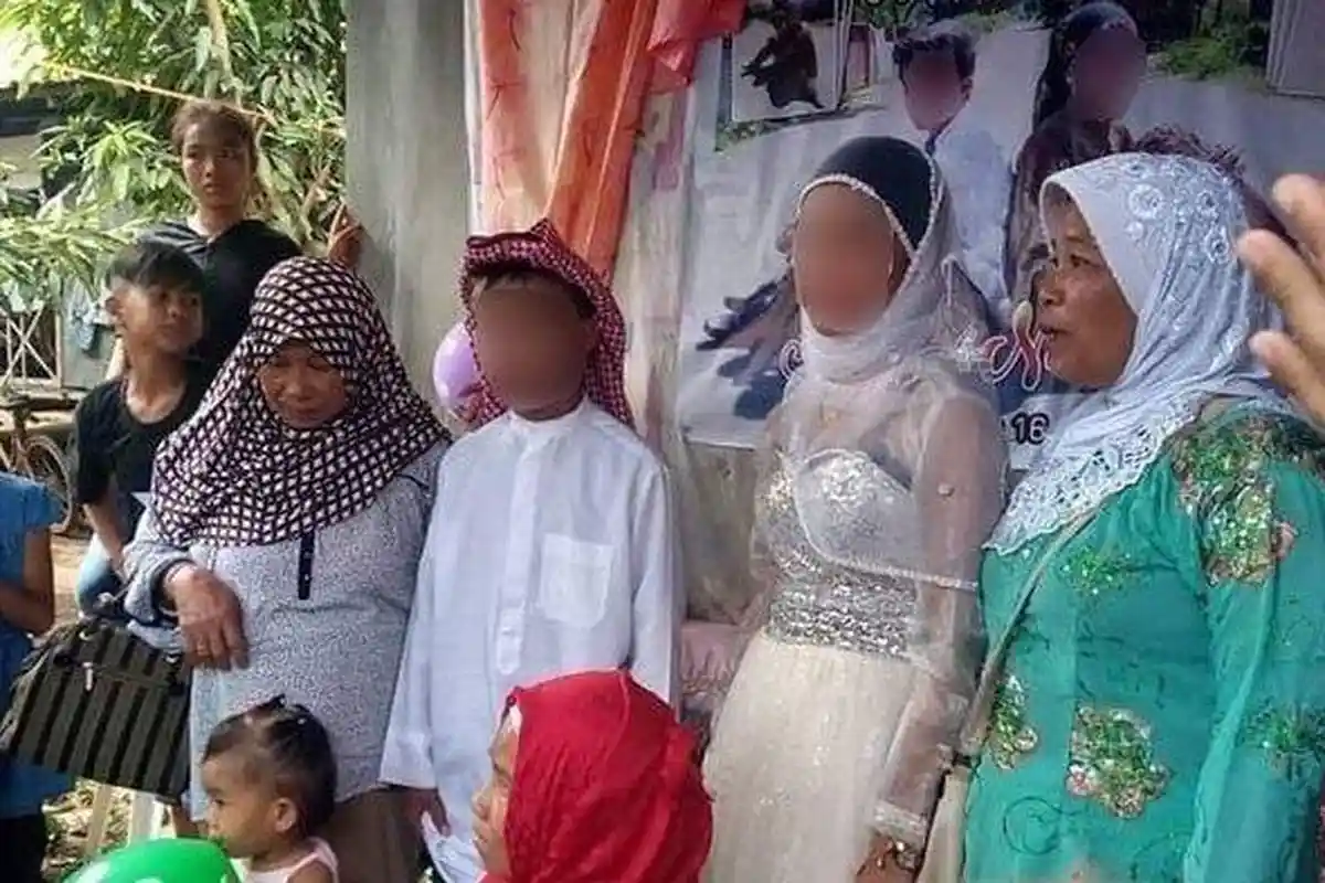 Pasangan Ini Putuskan Menikah di Usia Dini Setelah Jatuh Cinta pada Pandangan Pertama