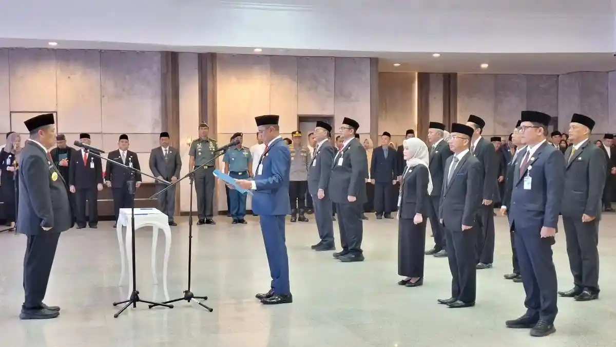 Enam Pejabat Pimpinan Tinggi Pratama Dilantik, Gubernur Babel Ingatkan Agar Menjaga Etika