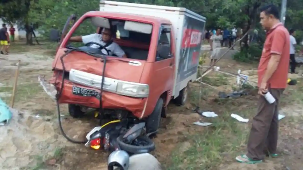 Terseret Lima Meter Remaja Tewas Seketika Usai Ditabrak Mobil Box