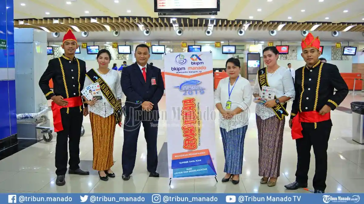 Pakai Baju Adat Daerah Ini, BKIPM Gelar Public Campaign di Bandara Sam Ratulangi