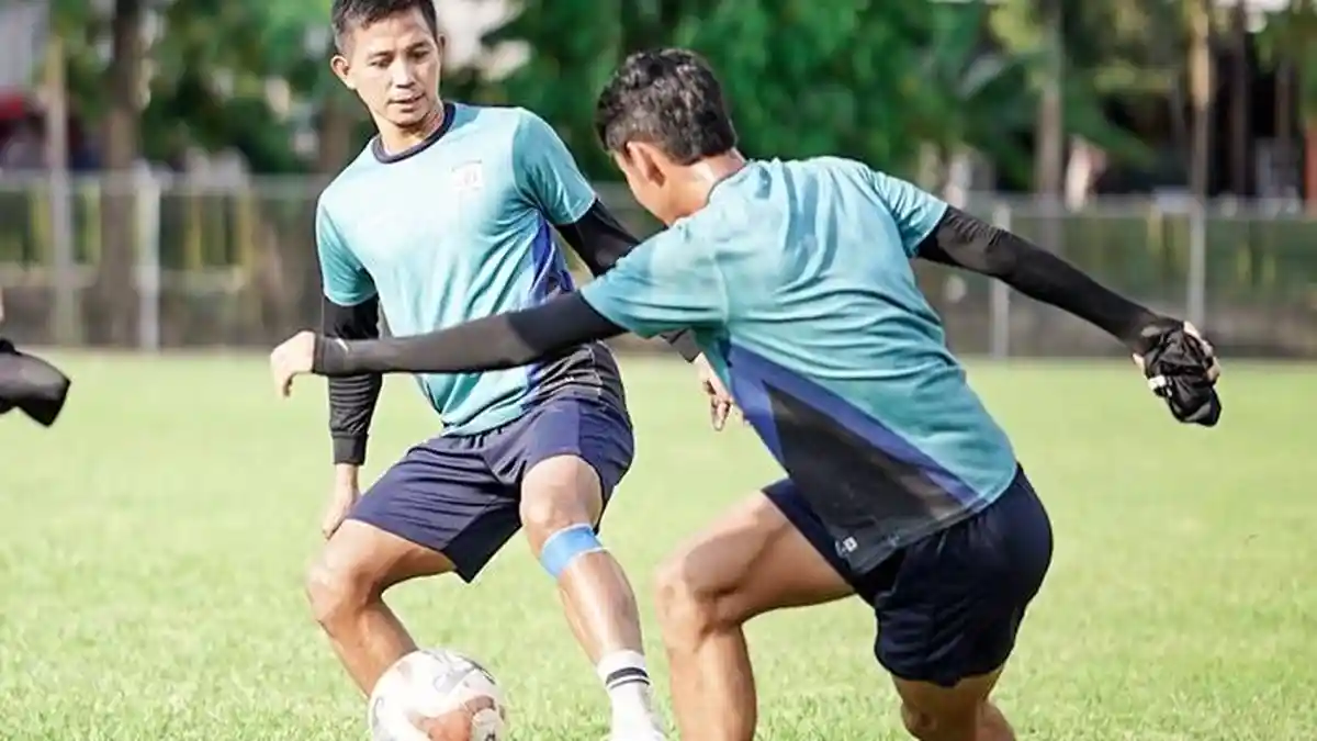 Pelatih Persiba Balikpapan Leonard Tekankan Pentingnya Mental dan Konsistensi Hadapi Barito Putera